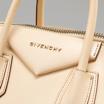 GIVENCHY, väska, "Antigona Medium".