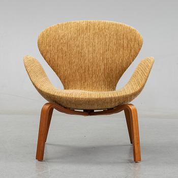 Arne Jacobsen, fåtölj, "Svanen", Fritz Hansen, Danmark.