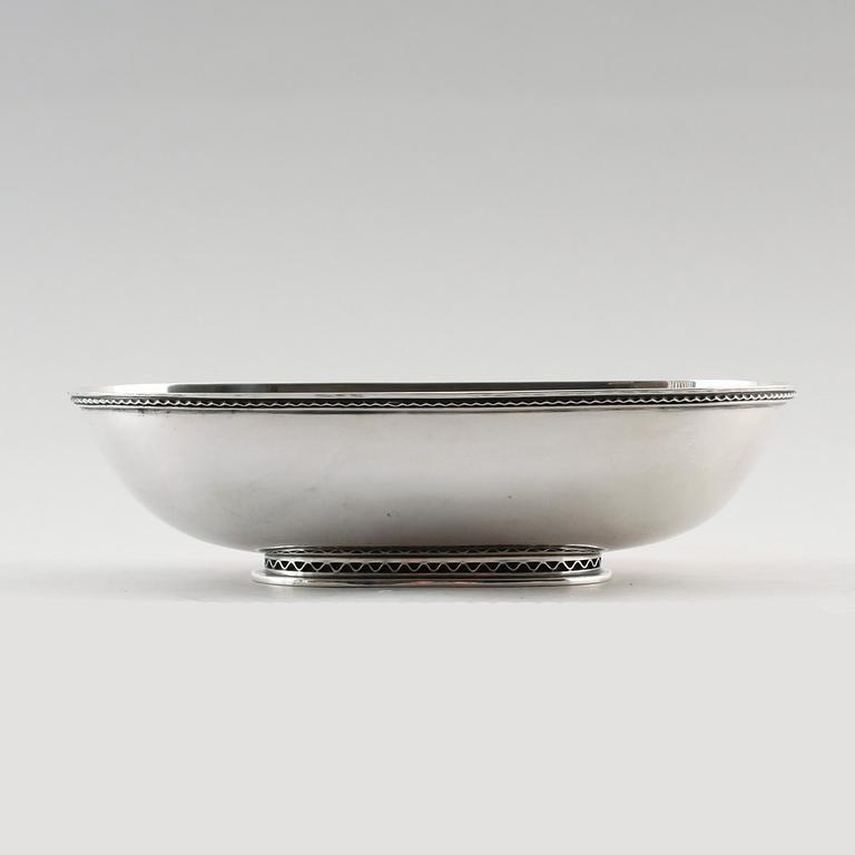 SKÅL, silver, Erik Råström, Stockholm 1953. Vikt ca 466 g.