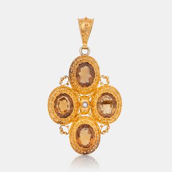 533. A Victorian citrine brooch/pendant.