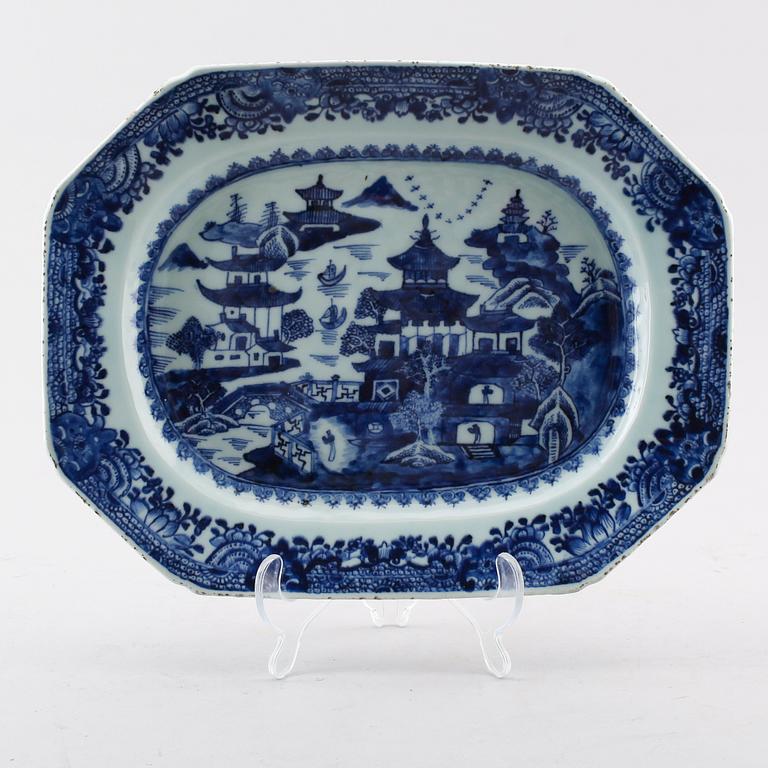 STEKFAT, porslin, Kina, Qianlong 1736-1795.