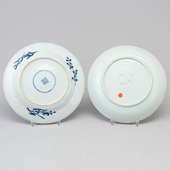 TALLRIKAR, 2 st, porslin, Kina, 1800/1900-tal.