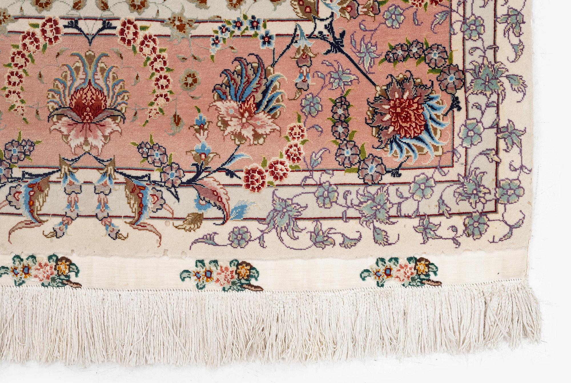 Matta, Old Täbris, Nordvästra Persien, part silk, signerad, ca 215 x 151 cm.
