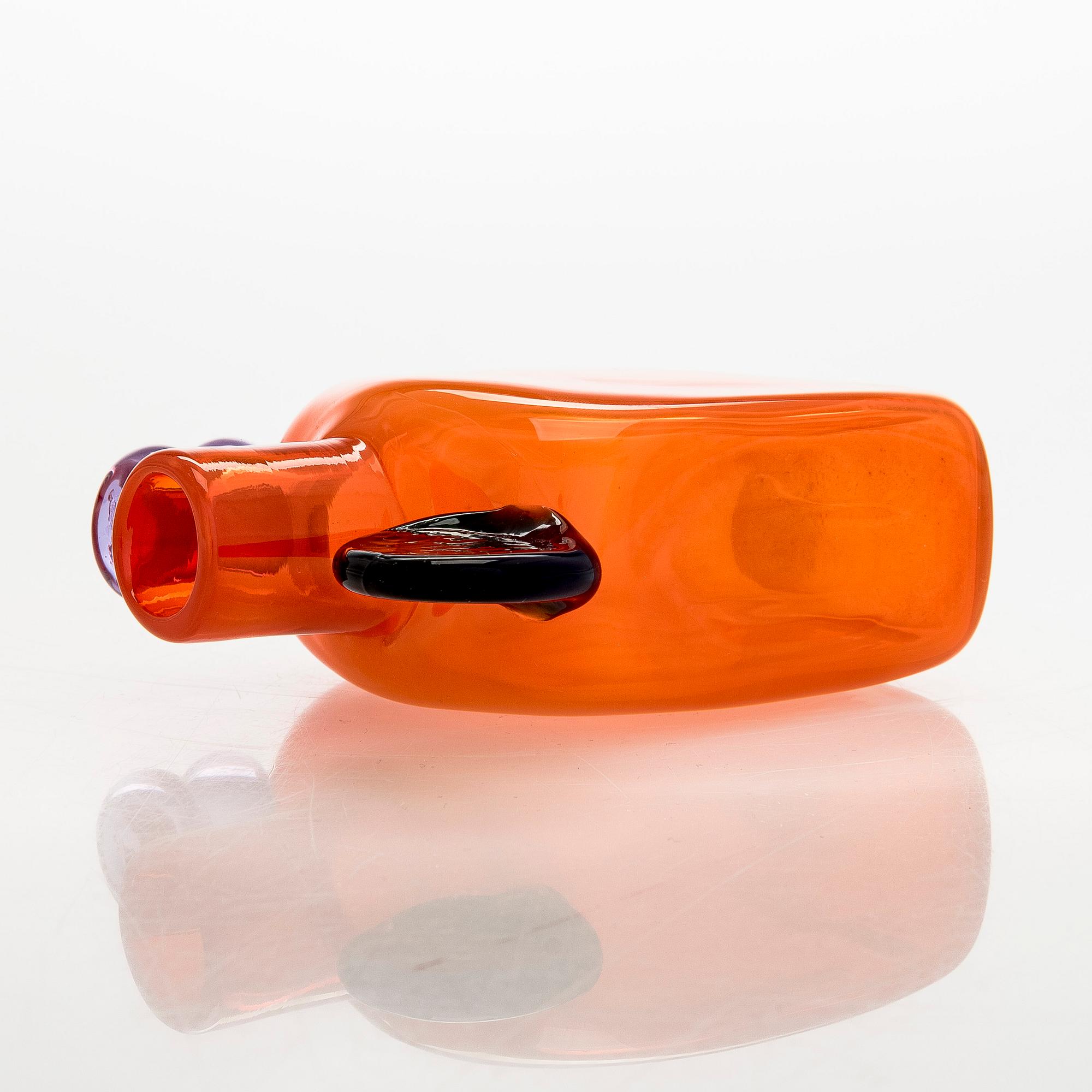 Oiva Toikka, a 'Pompom' bottle signed Oiva Toikka Nuutajärvi Notsjö.