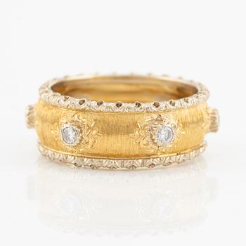 Ring, guld med briljantslipade diamanter.