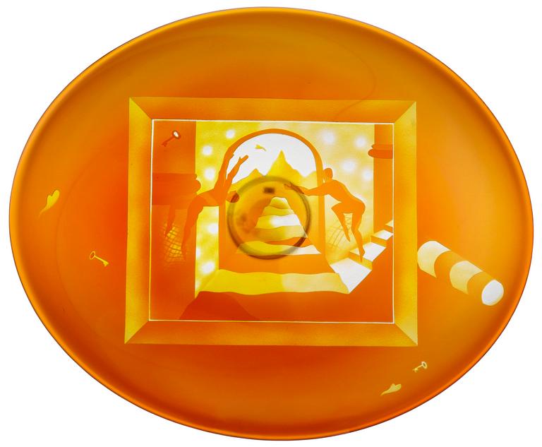 A Bertil Vallien glass dish, Kosta Boda 1990.