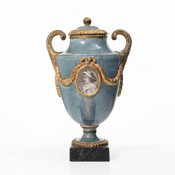 A flintware jar from Marieberg, 18th century.