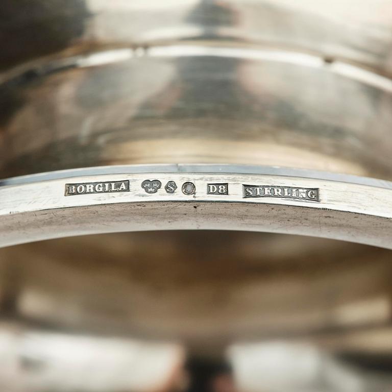 Two sterling silver bowls with handles, Atelier Borgila, designed by Erik Fleming, Stockholm 1930.