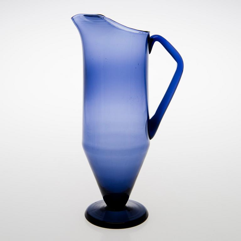 TAMARA ALADIN, A wine carafe with four wine glasses, Riihimäen Lasi, 1961-64. Design year 1961.