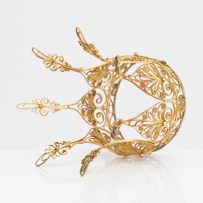 A Tillander filigree bridal crown in gilt silver (813), Helsinki 1946. In original box.