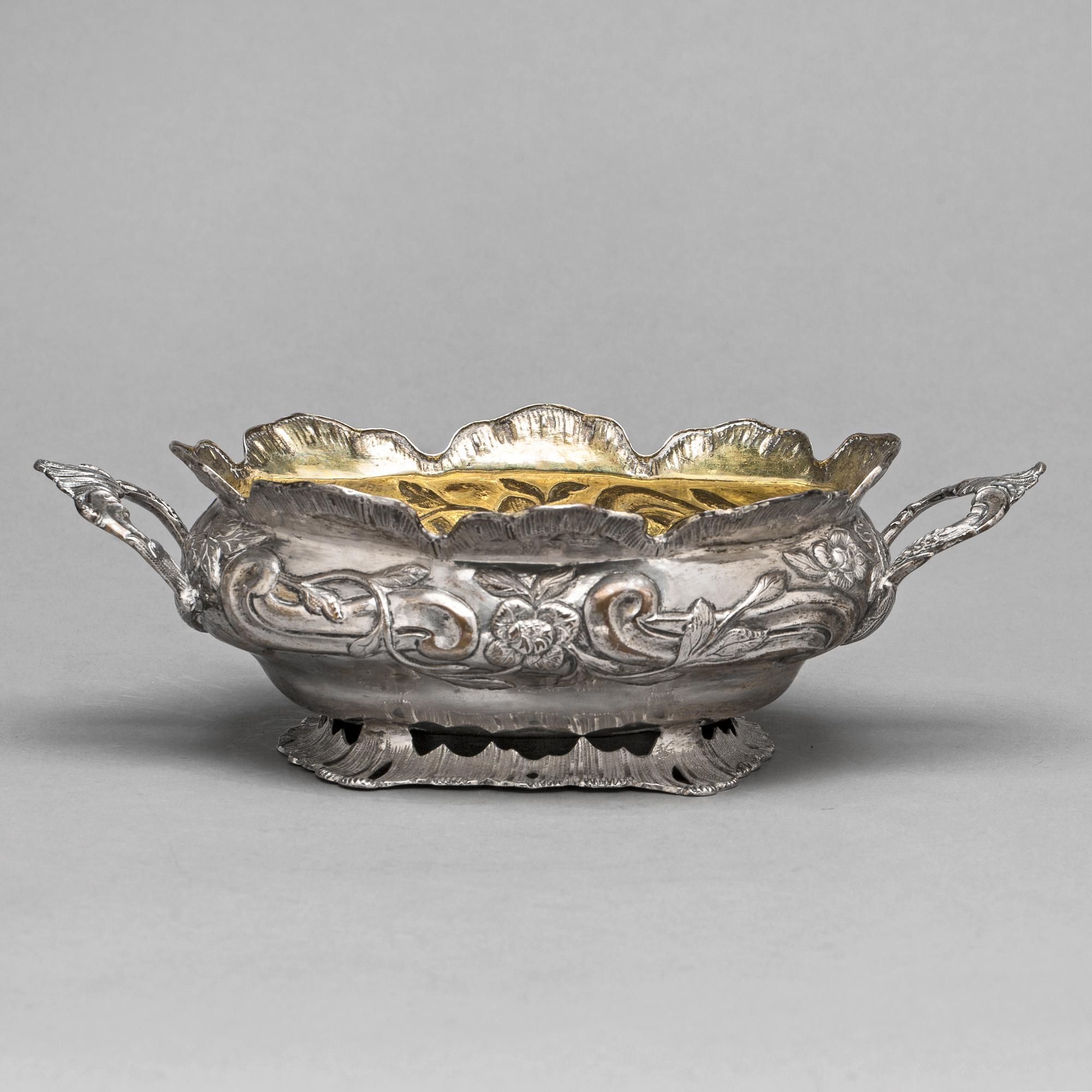 SKÅL PÅ FOT, silver, barock, icke identifierbar mästarstämplar, sannolikt Königsberg, 1700-talets mitt. Vikt ca 420g.