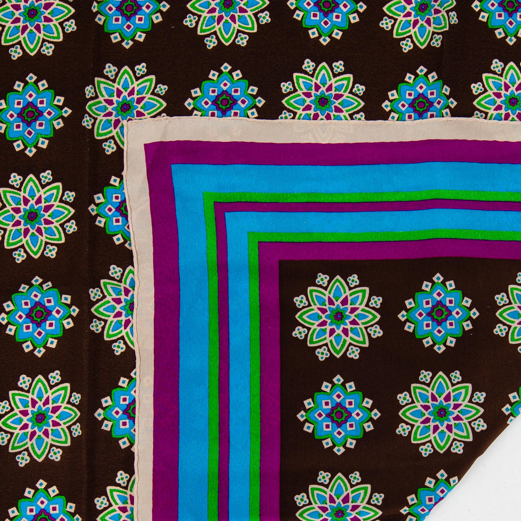 SCARF, Yves Saint Laurent.