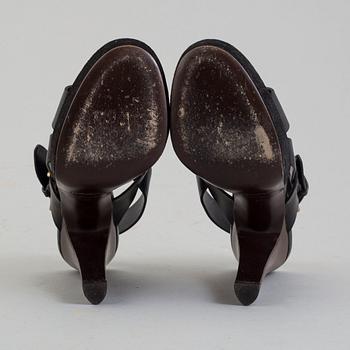 YVES SAINT LAURENT, skor, storlek 37.