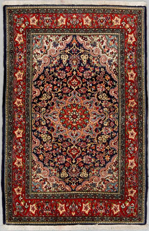 MATTA. Old, persisk, ca 164x110.
