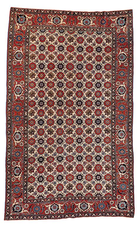 A carpet, semi-antique Veramin, ca 317-323 x 196-200 cm.