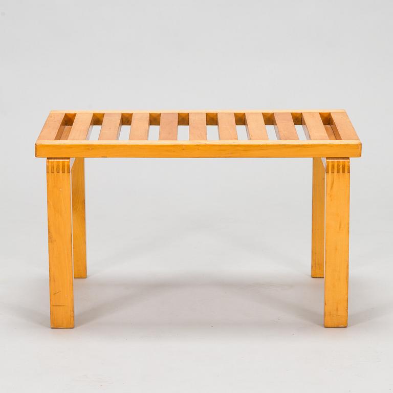 Alvar Aalto, blom-och bagagebänk, modell 106 för O.Y. Huonekalu-ja Rakennustyötehdas A.B. 1940-tal.