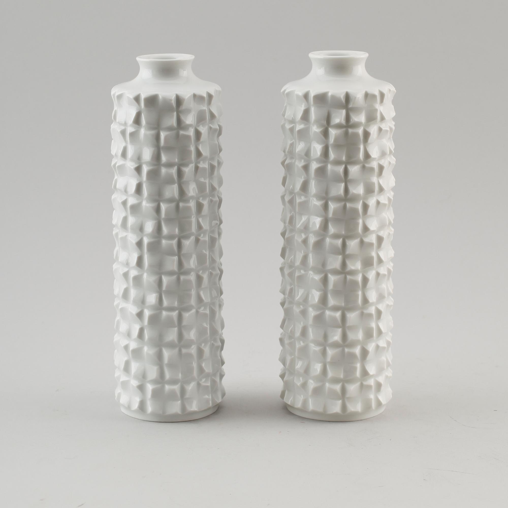 VASER, 1 par, porslin, Meissen, 1900-talets mitt.