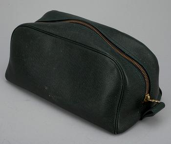 NECESSÄR, Louis Vuitton.