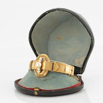 Armring, 18K guld med pärlor, Gustaf Dahlgren, Malmö 1866.