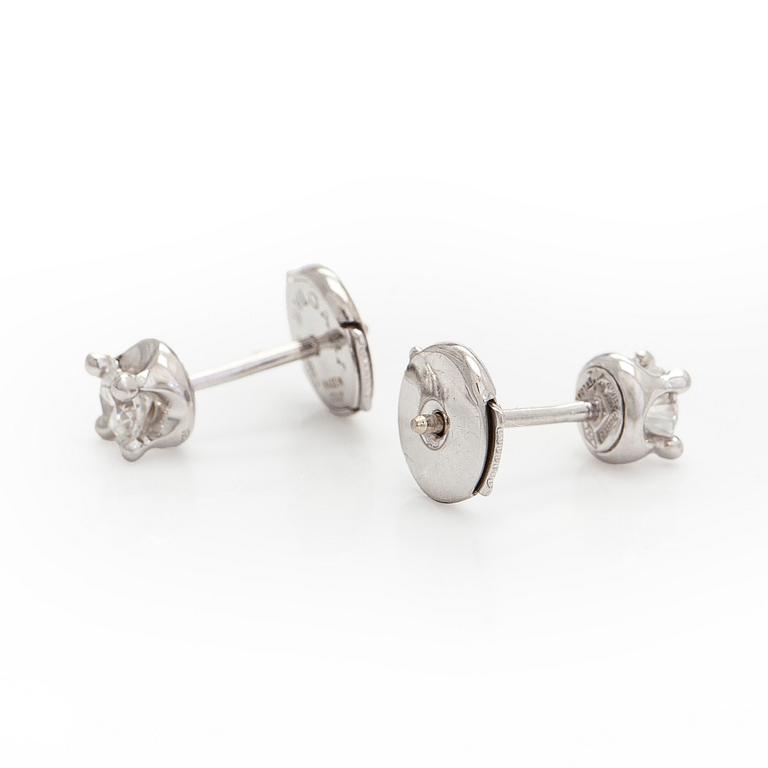 Bulgari, a pair of 18K white gold 'Corona' earrings with brilliant-cut diamonds.