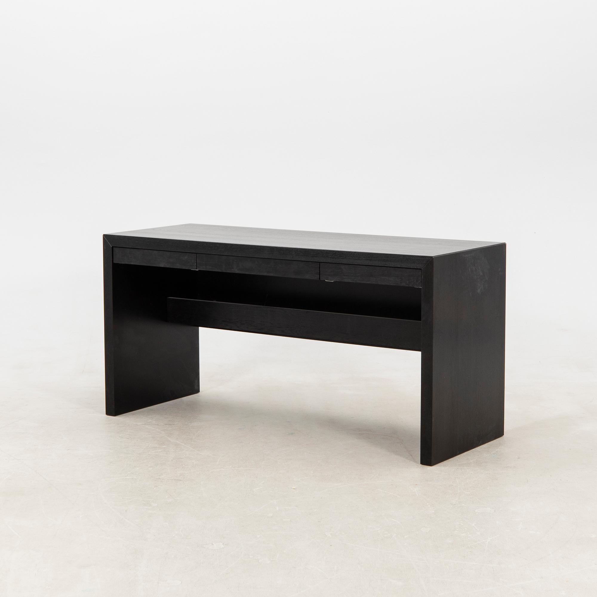 Helene Hennie, skrivbord samt stol "Maud", Slettvoll, 2000-tal.