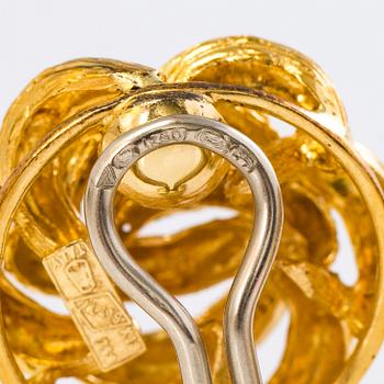 ÖRHÄNGEN, 18K guld. Importstänplad Koruteollisuus Tillander Oy, Helsingfors.