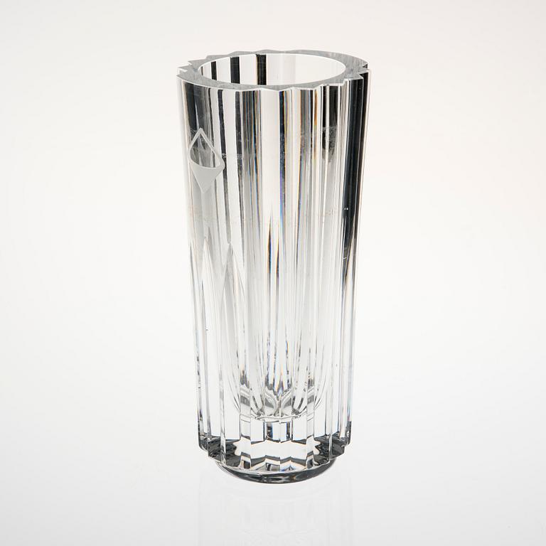 VAS, glas, signerad "Aimo Okkolin Riihimäenlasi Oy".