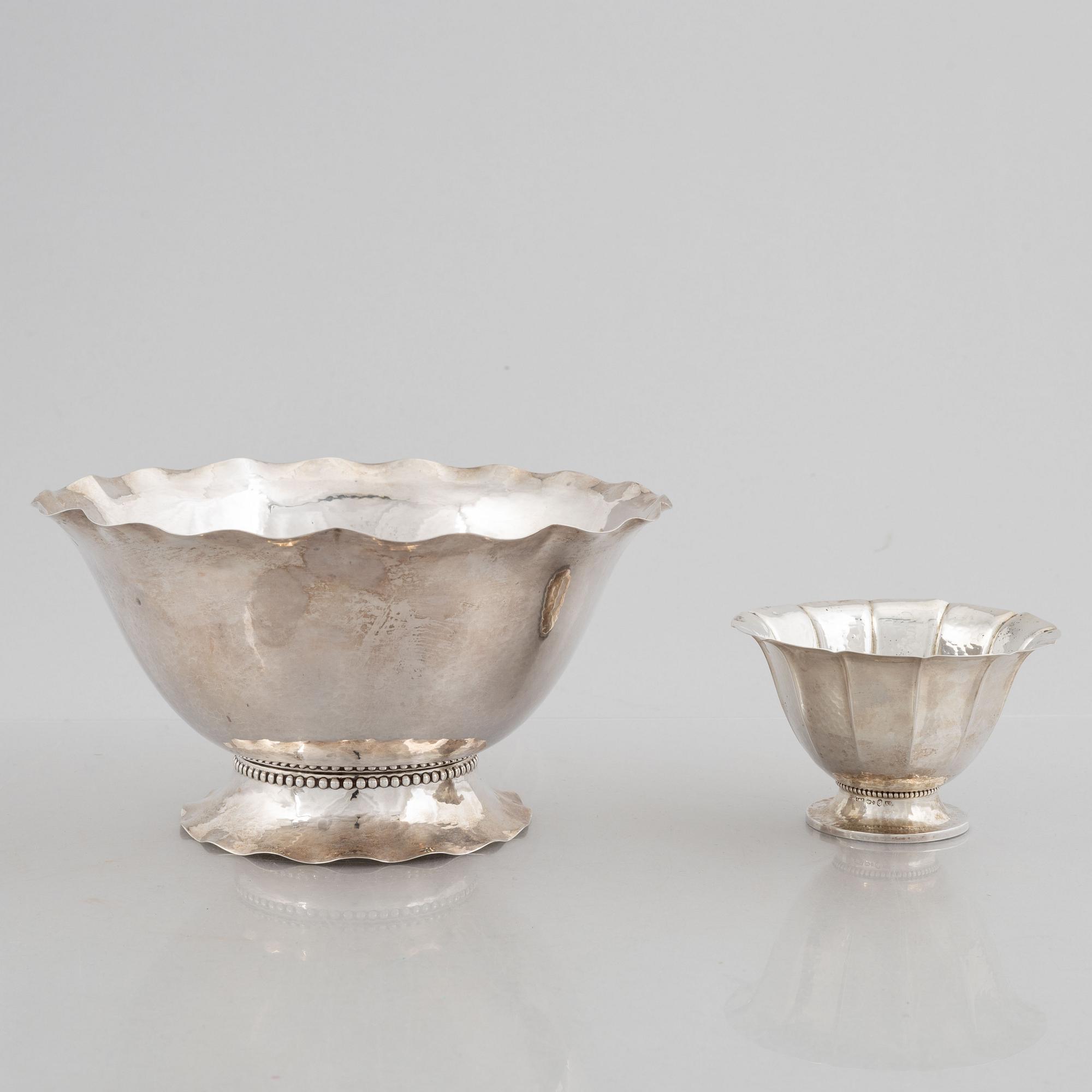 CG Hallberg, skålar, 2 st, silver, Stockholm 1924-1925.