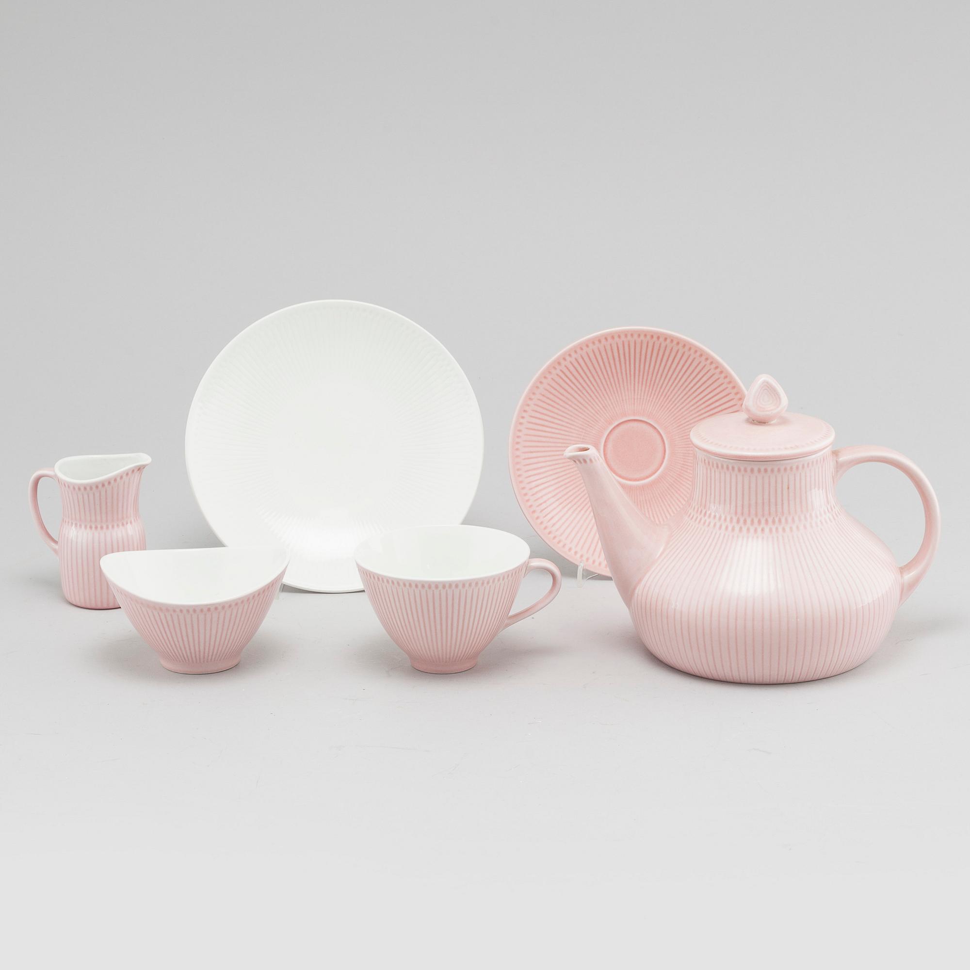 a porcelian tea set of 27 pcs, "Rosmarin", Rörstrand, from the latter half of the 20th century.