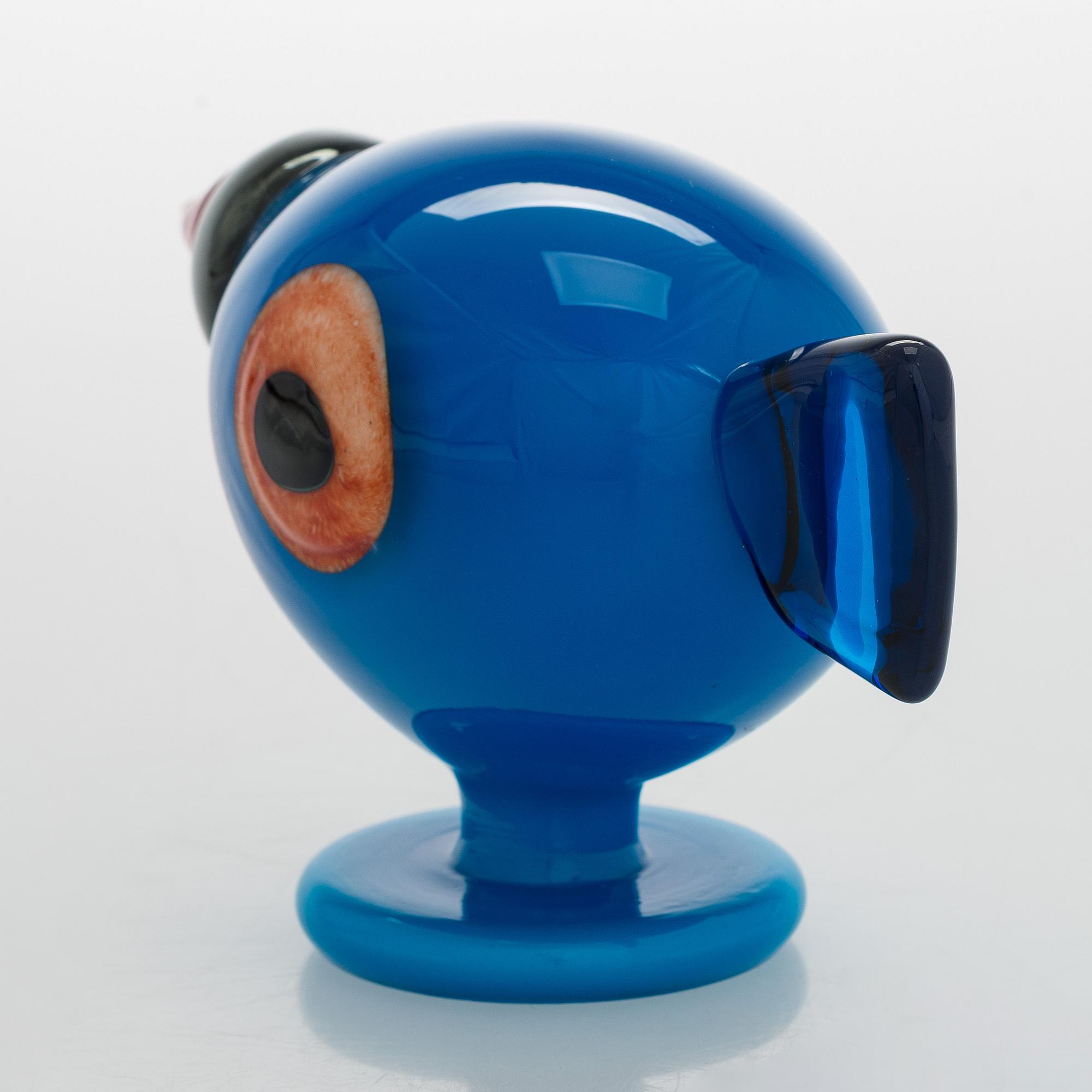 Oiva Toikka, a glass bird, signed O. Toikka Nuutajärvi.