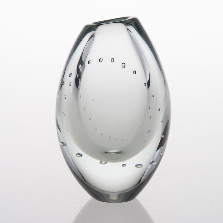 A 'String of Pearls' vase, signed G. Nyman, Nuutajärvi Notsjö -54.