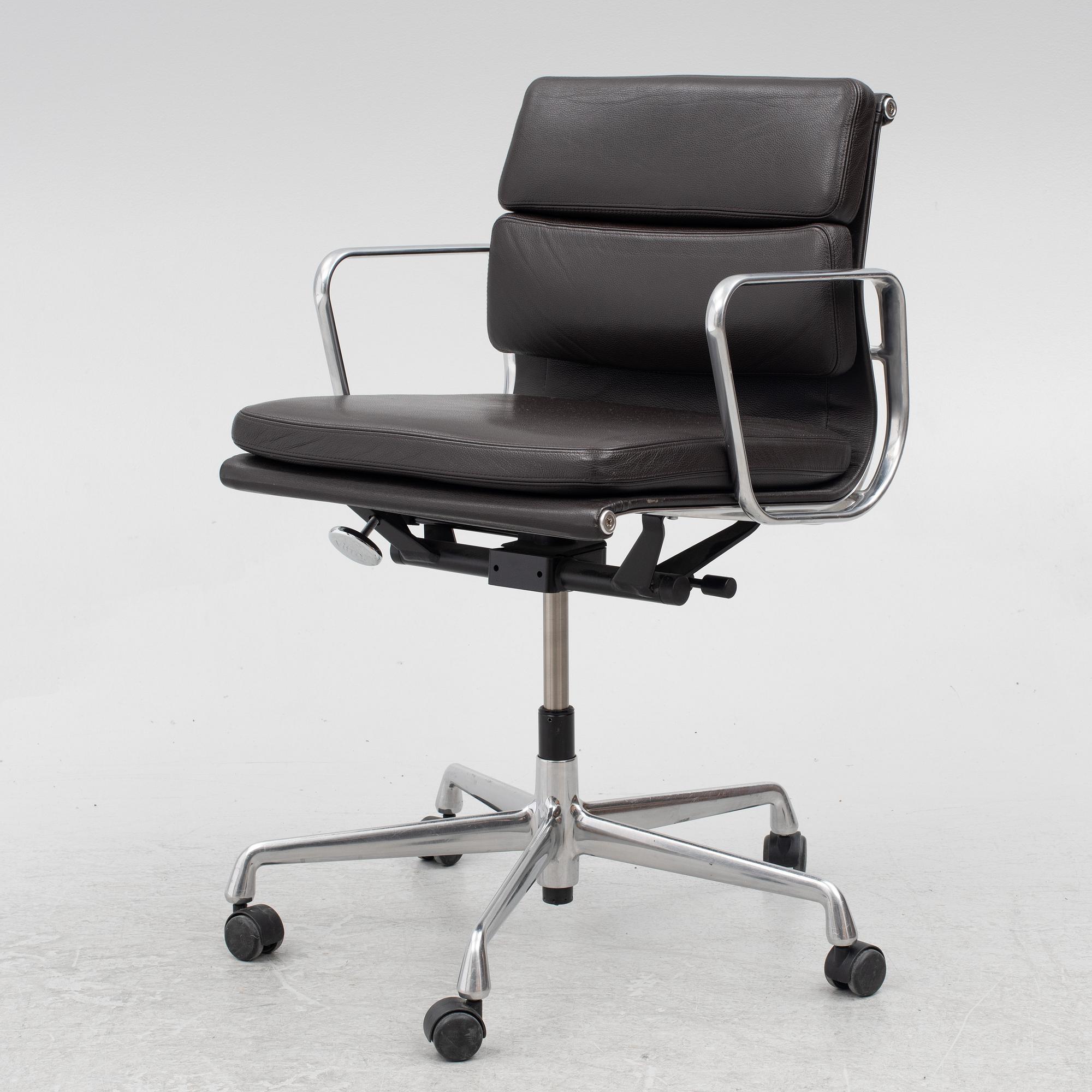 Charles & Ray Eames, office chair, "Soft Pad Chair EA217", Vitra.