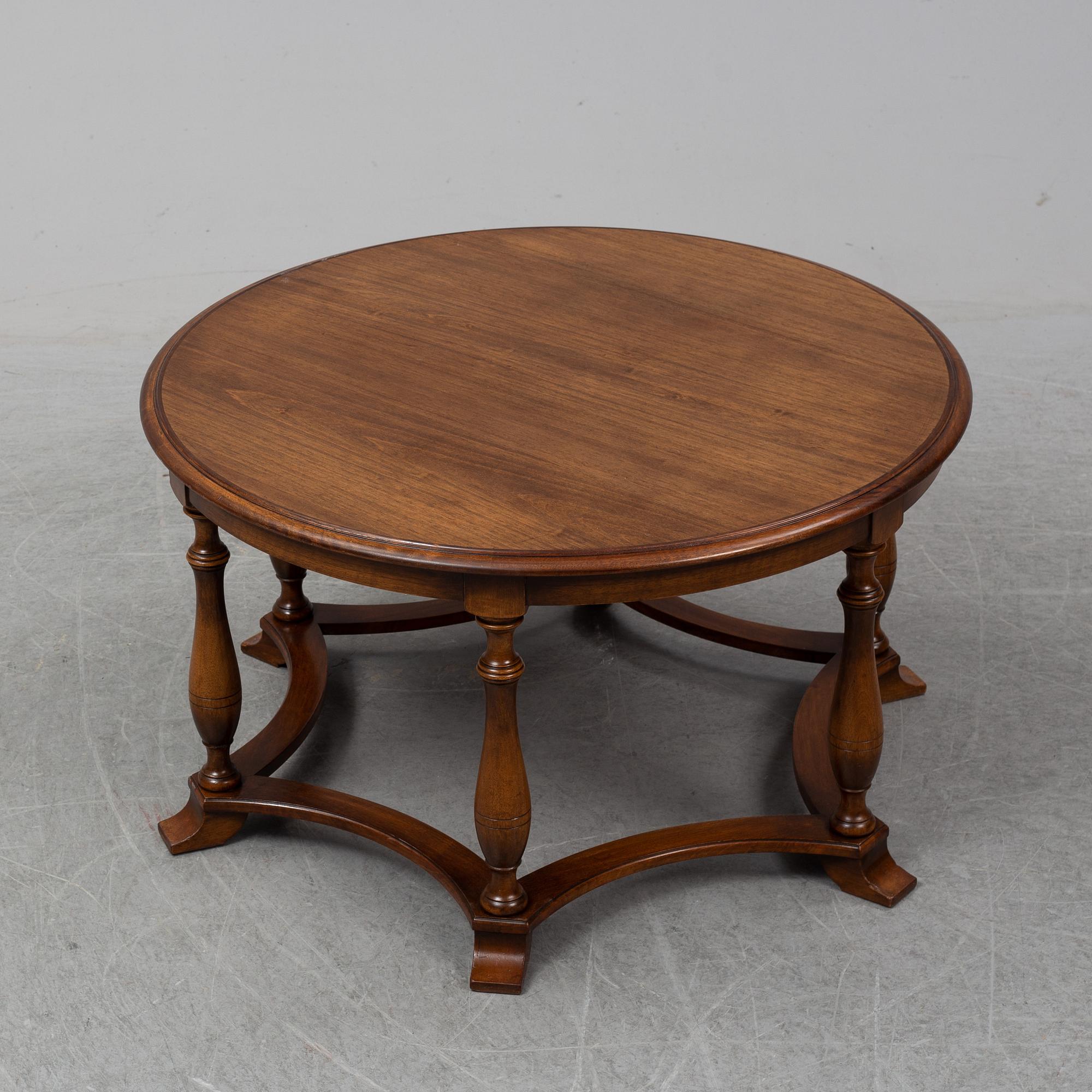 SVEN THORESEN & TORGNY ROLLOF, A mahogany coffee table, Nordiska Kompaniet, 1940.
