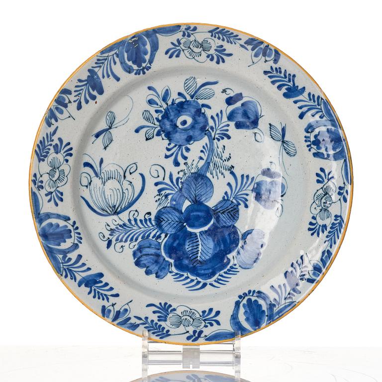 A group of three faiance dishes, probably Delft, 19th century.