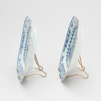 A pair of porcelain dishes, China, Qianlong 1736-1795.