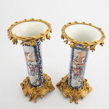 Vaser 1 par, Kina 1800-tal med bronsmontering.