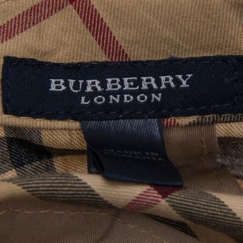 SKOR och HATT, Burberry.