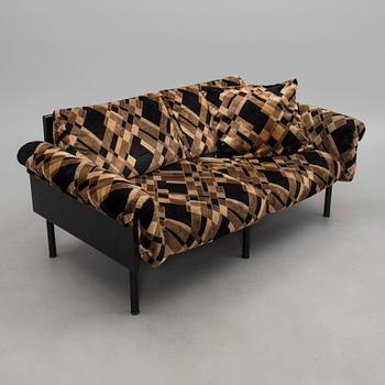 YRJÖ KUKKAPURO, soffa, "Ateljé", Haimi, 1960-tal.