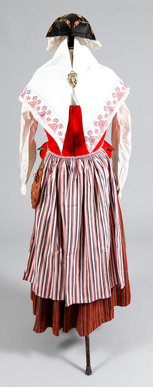 FOLKDRÄKT, Skedevi.