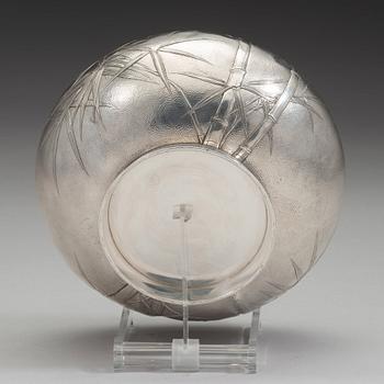 A Japanese silver bowl, early 20th Century.