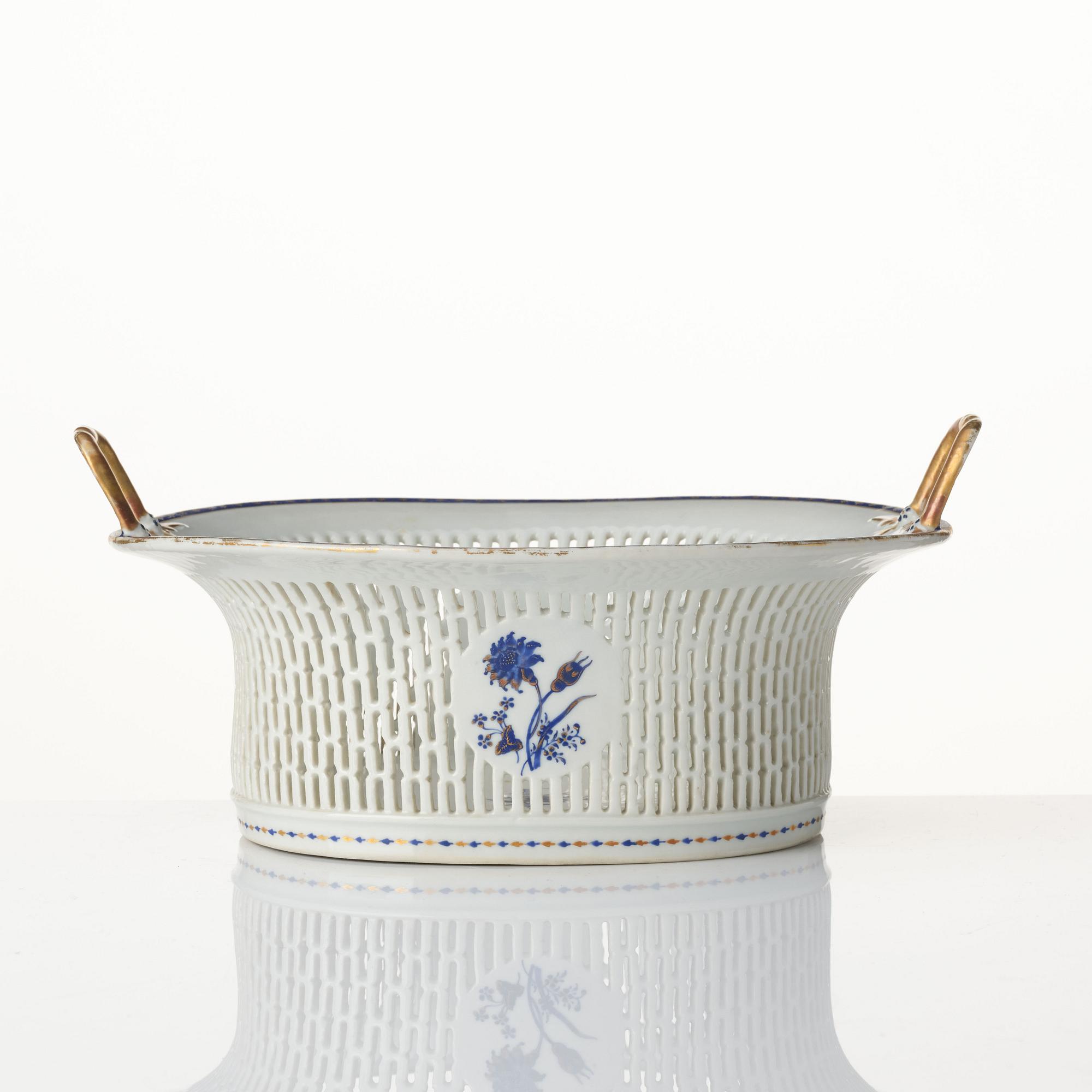 A 'Chinese Export' service, Qing dynasty, Jiaqing (1796-1820). (10 pieces).