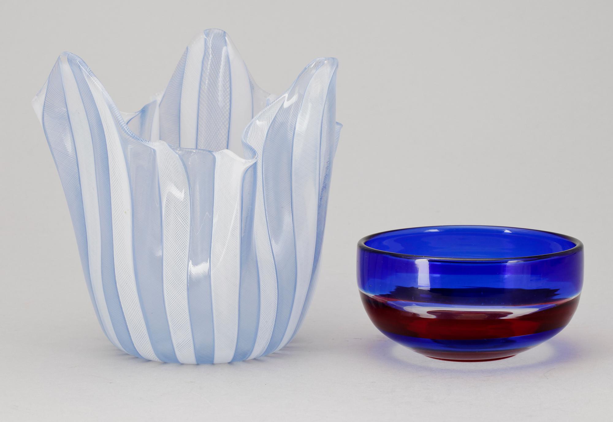 SKÅLAR, 2 st, glas, Venini, bl.a. Falvio Bianconi, 1900-talets andra hälft.