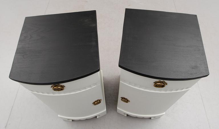 SÄNGBORD, 1 par, 1900-talets första hälft.