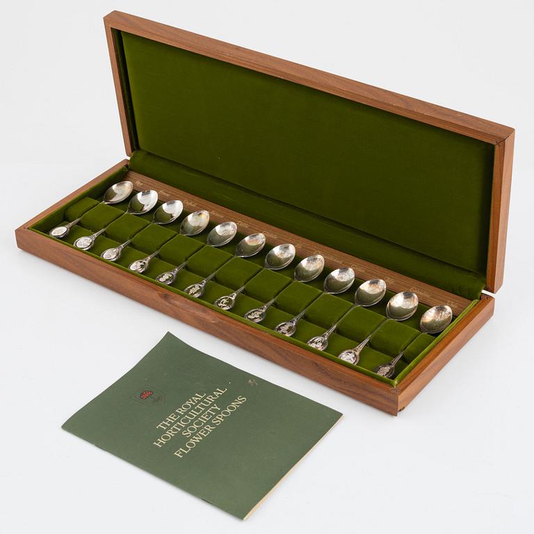 John Pinches Ltd, collector's spoons, 12 pcs, silver, Sheffield, England 1975.