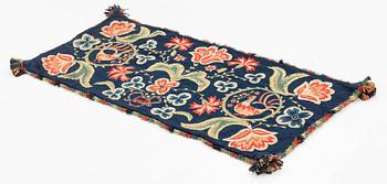 Åkdyna, broderad, ca 108 x 48 cm, signerad AMA, Skåne, 1800-talets första hälft.