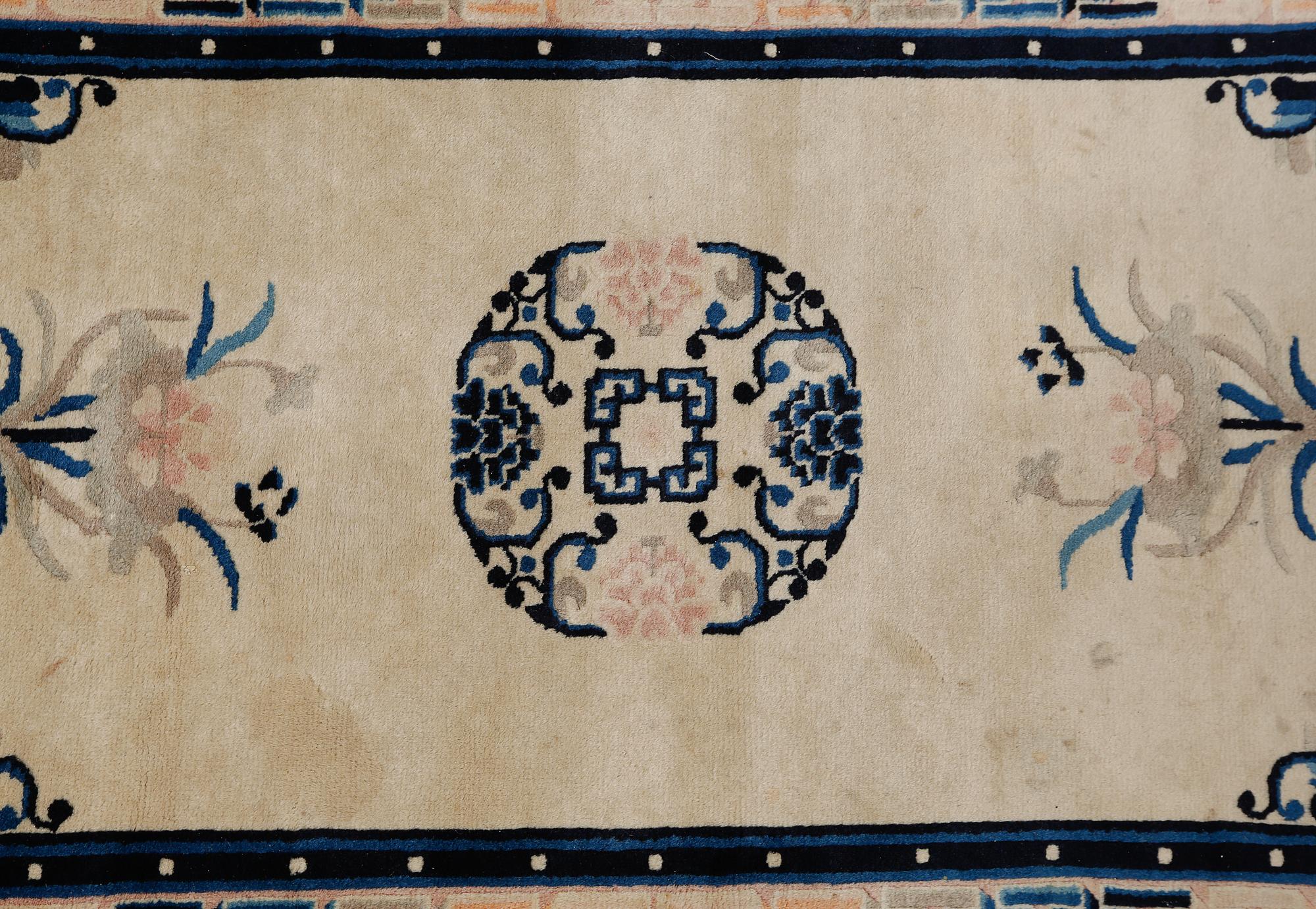 MATTA, Kina, old, 155 x 93 cm.