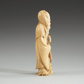 A Japanese ivory Okimono, period of Meiji (1868-1912). Signed.