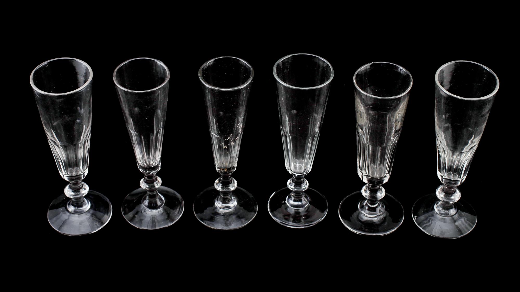 CHAMPAGNESTRUTAR, 6 st, glas, 1800-talets andra hälft.