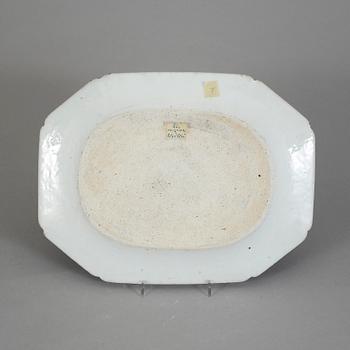 STEKFAT, porslin. Kina, Qianlong (1736-1795).