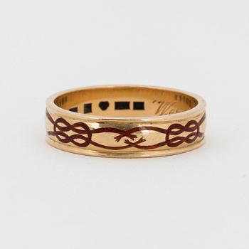 18K gold and enamel ring.